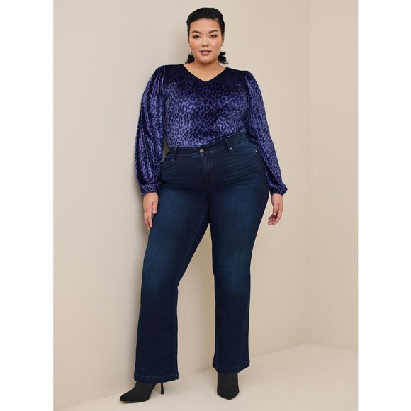 NWT Torrid 3X Blue Leopard Print Stretch Velvet V-Neck Long Sleeve Bodysuit - Picture 2 of 8
